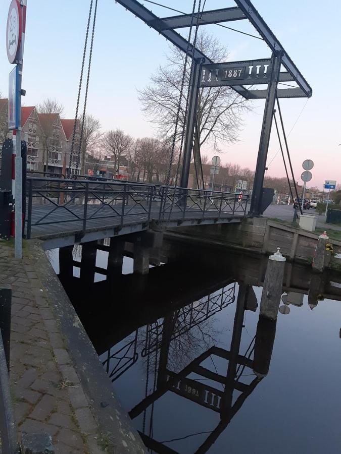Lekkerwegbijleeuwen, 1 Minuut Naar Hartje Centrum Sneek Esterno foto